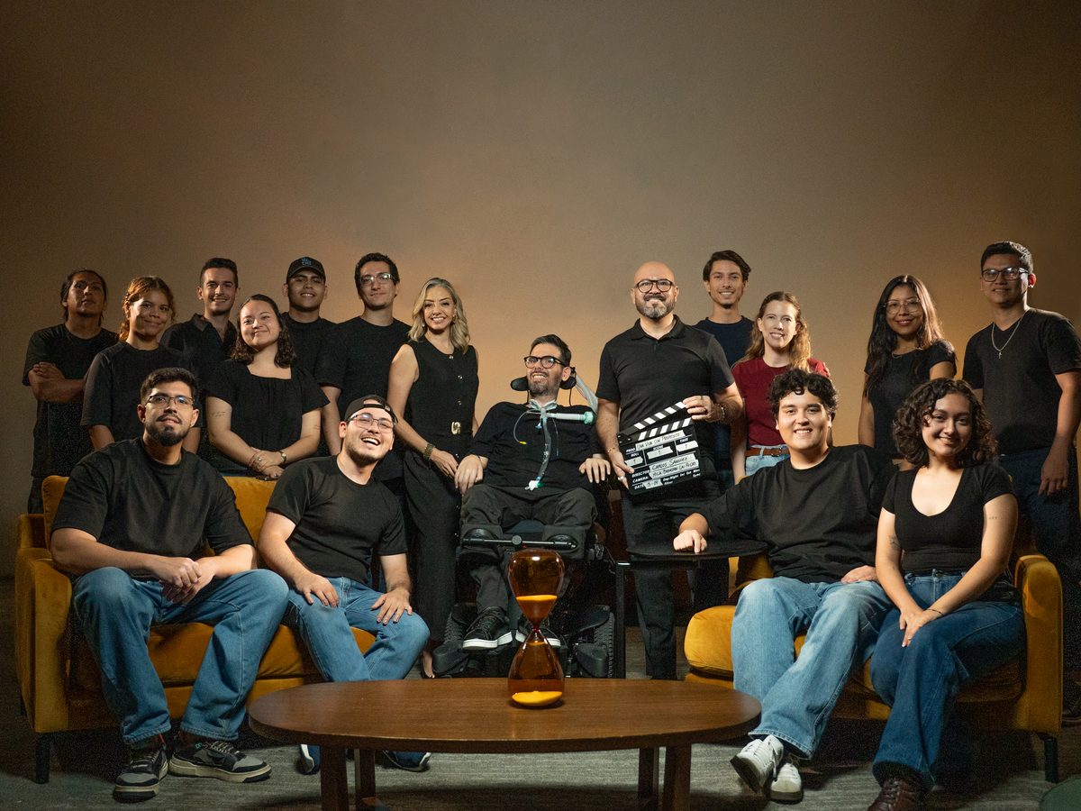 Equipo completo de producción del piloto de Una Vida Con Propósito.